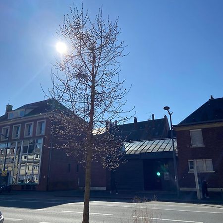 2 Chambres Hyper Centre Avec Place De Parking Et Wifi Amiens Exterior photo