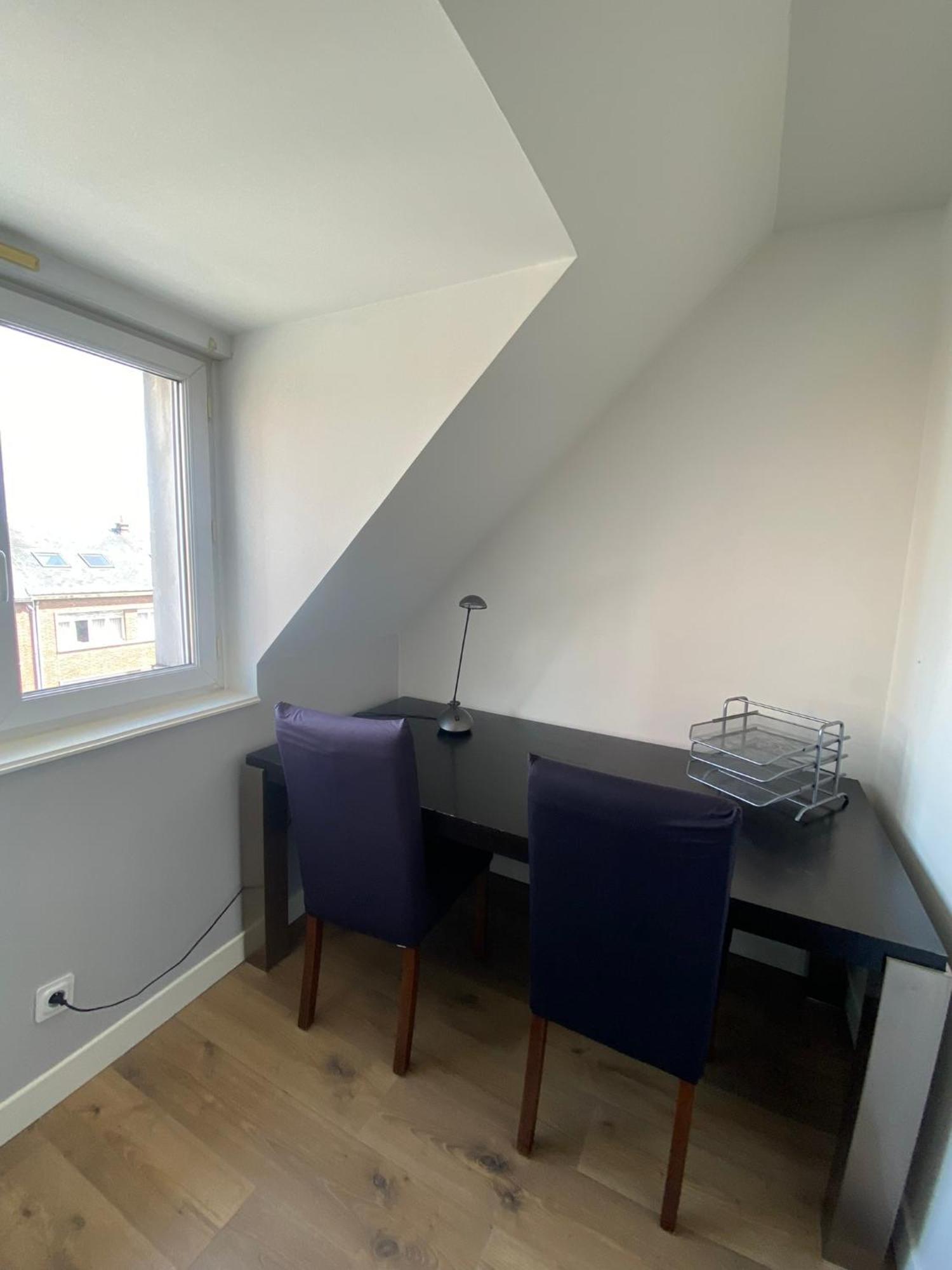 2 Chambres Hyper Centre Avec Place De Parking Et Wifi Amiens Exterior photo