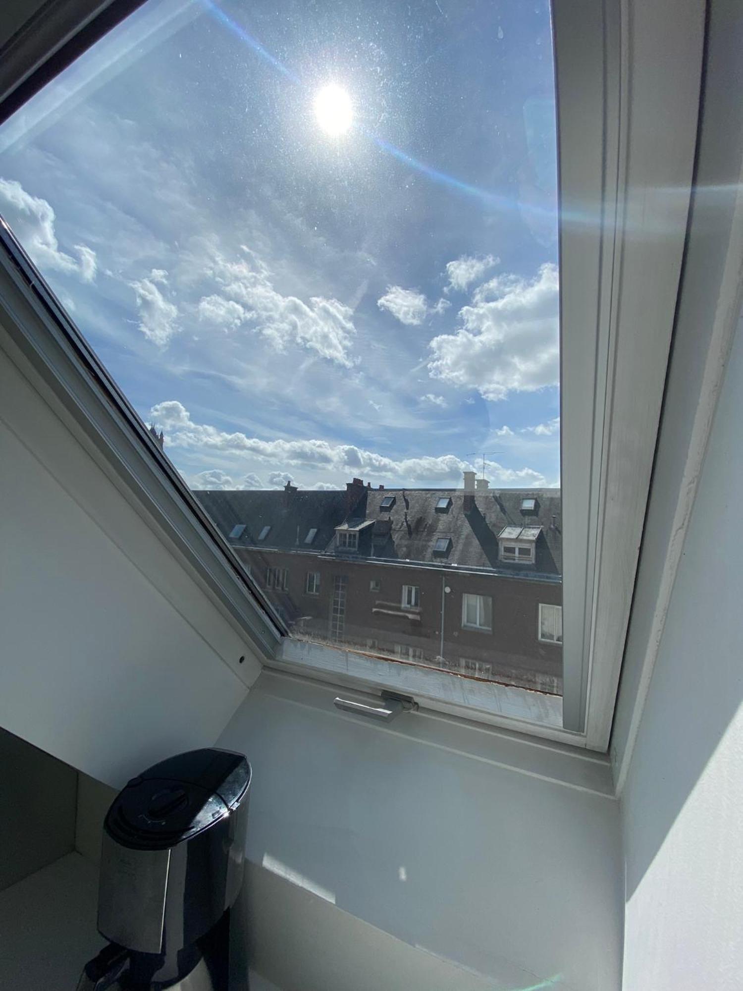 2 Chambres Hyper Centre Avec Place De Parking Et Wifi Amiens Exterior photo